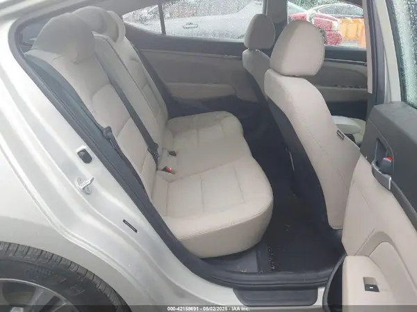 5NPD84LF6JH340694 2018 HYUNDAI ELANTRA - Image 8