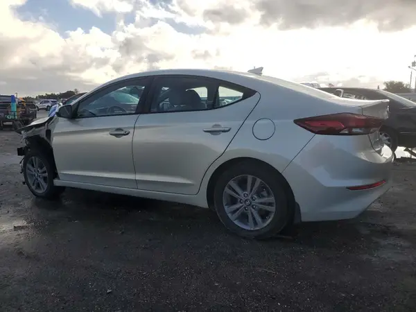 5NPD84LF6JH340744 2018 HYUNDAI ELANTRA - Image 2