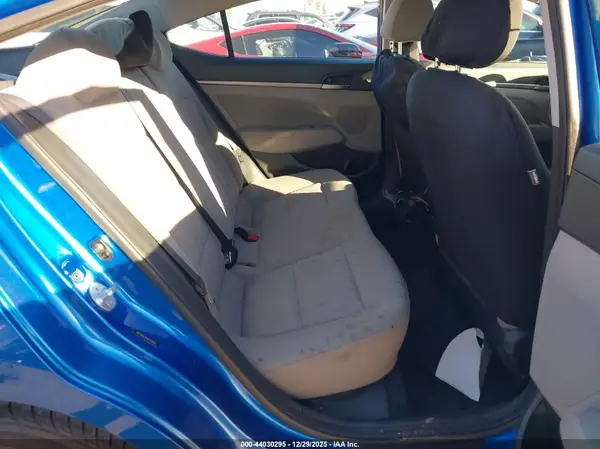 5NPD84LF6JH351940 2018 HYUNDAI ELANTRA - Image 8