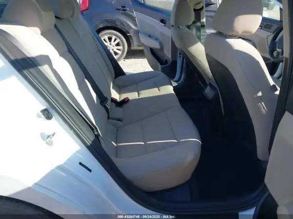 5NPD84LF6JH356927 2018 HYUNDAI ELANTRA - Image 8