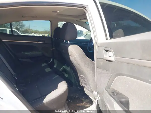5NPD84LF6JH360637 2018 HYUNDAI ELANTRA - Image 8