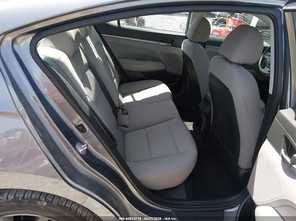 5NPD84LF6JH372903 2018 HYUNDAI ELANTRA - Image 8