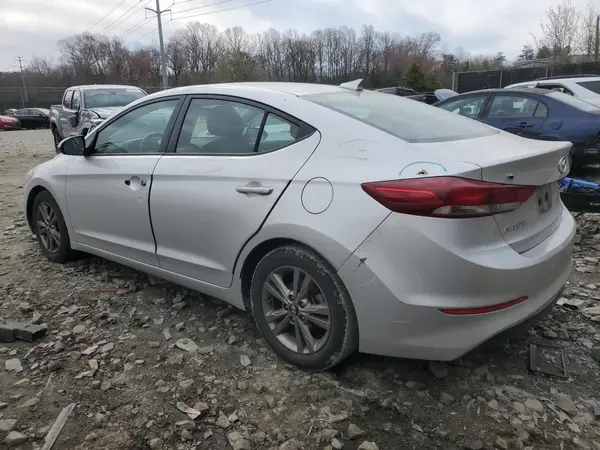 5NPD84LF6JH374263 2018 HYUNDAI ELANTRA - Image 2