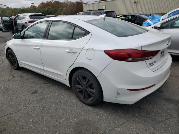 5NPD84LF6JH374389 2018 HYUNDAI ELANTRA - Image 2