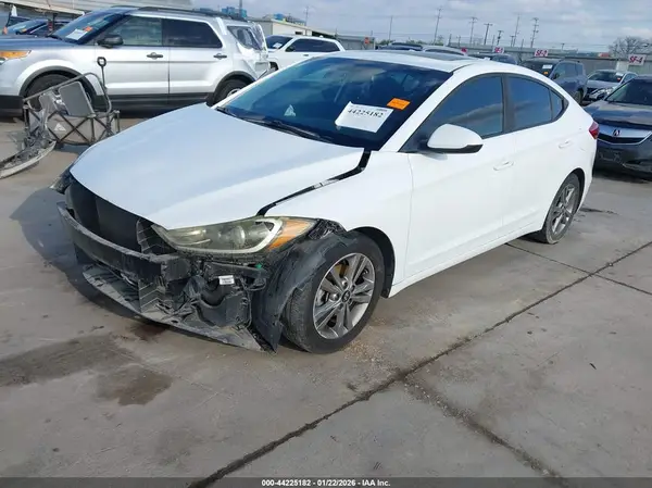 5NPD84LF6JH375929 2018 HYUNDAI ELANTRA - Image 2