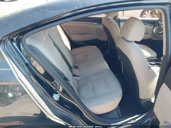 5NPD84LF6JH377535 2018 HYUNDAI ELANTRA - Image 8