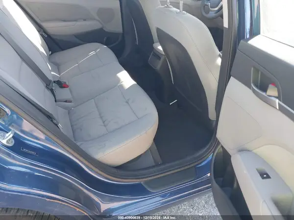 5NPD84LF6JH378278 2018 HYUNDAI ELANTRA - Image 8