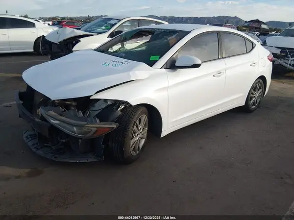 5NPD84LF6JH378958 2018 HYUNDAI ELANTRA - Image 2