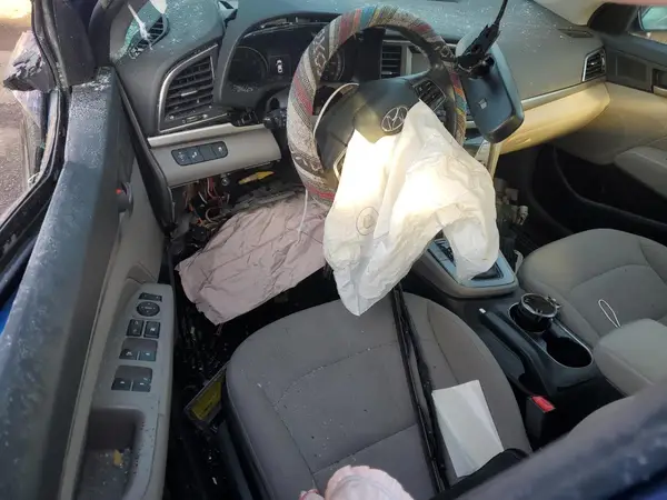 5NPD84LF6JH382475 2018 HYUNDAI ELANTRA - Image 8