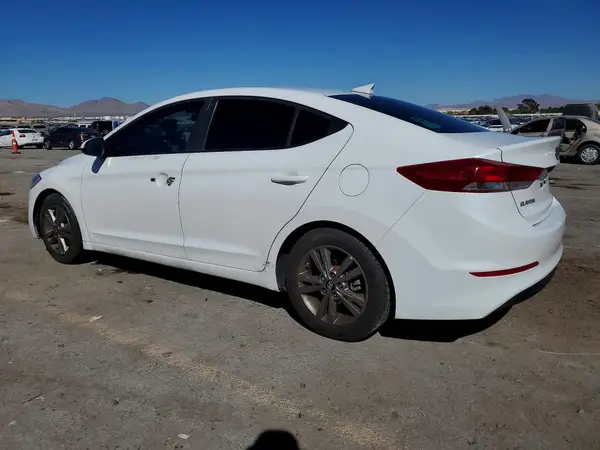 5NPD84LF6JH384405 2018 HYUNDAI ELANTRA - Image 2