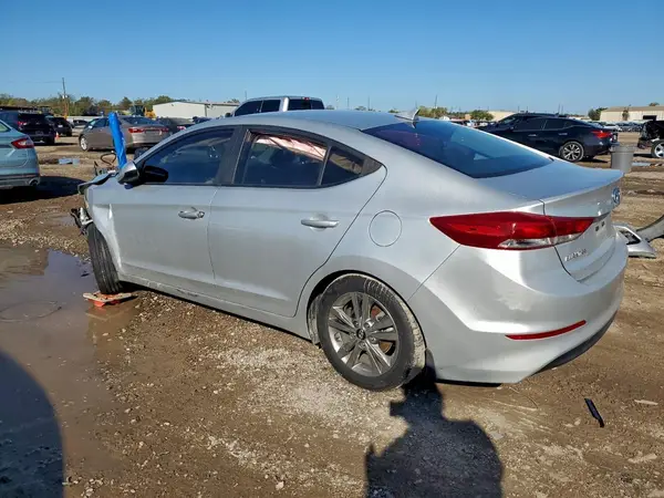 5NPD84LF6JH385778 2018 HYUNDAI ELANTRA - Image 2