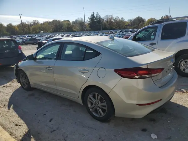 5NPD84LF6JH392472 2018 HYUNDAI ELANTRA - Image 2