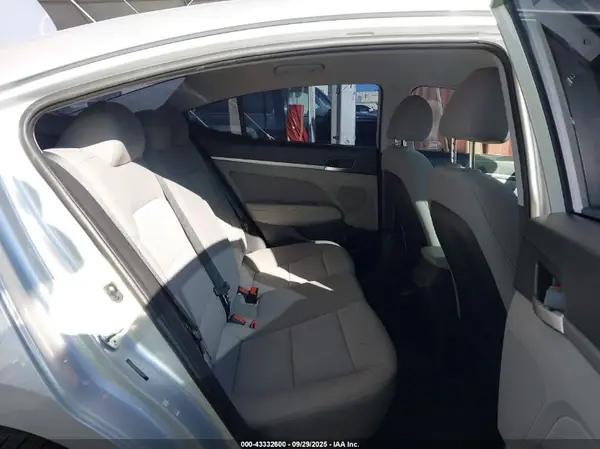 5NPD84LF6KH412852 2019 HYUNDAI ELANTRA - Image 8