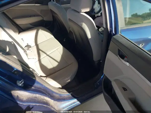 5NPD84LF6KH422622 2019 HYUNDAI ELANTRA - Image 8
