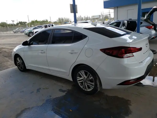 5NPD84LF6KH460528 2019 HYUNDAI ELANTRA - Image 2