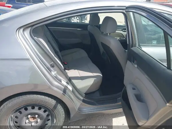 5NPD84LF6KH480049 2019 HYUNDAI ELANTRA - Image 8