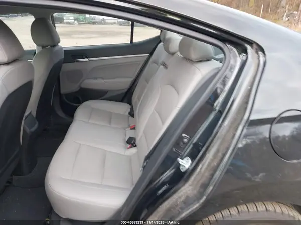 5NPD84LF6KH493268 2019 HYUNDAI ELANTRA - Image 8
