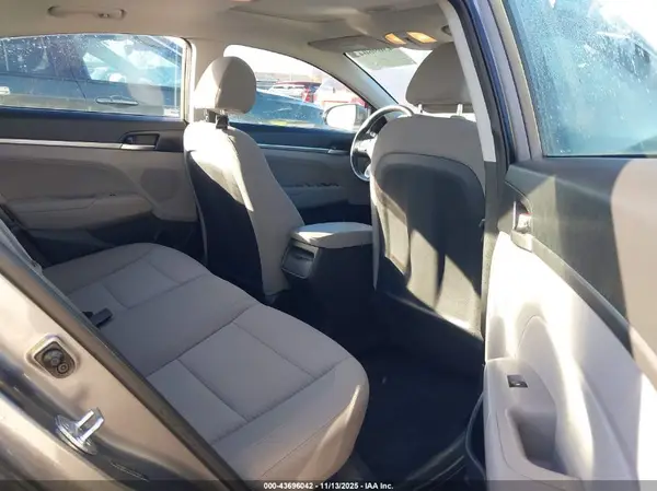 5NPD84LF6LH526075 2020 HYUNDAI ELANTRA - Image 8
