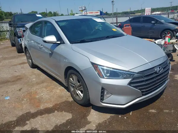 5NPD84LF6LH526447 2020 HYUNDAI ELANTRA - Image 1