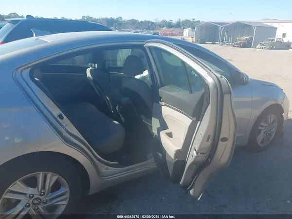 5NPD84LF6LH584459 2020 HYUNDAI ELANTRA - Image 8