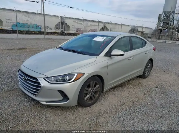 5NPD84LF7HH001033 2017 HYUNDAI ELANTRA - Image 2
