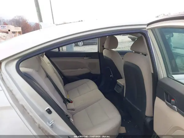 5NPD84LF7HH001033 2017 HYUNDAI ELANTRA - Image 8
