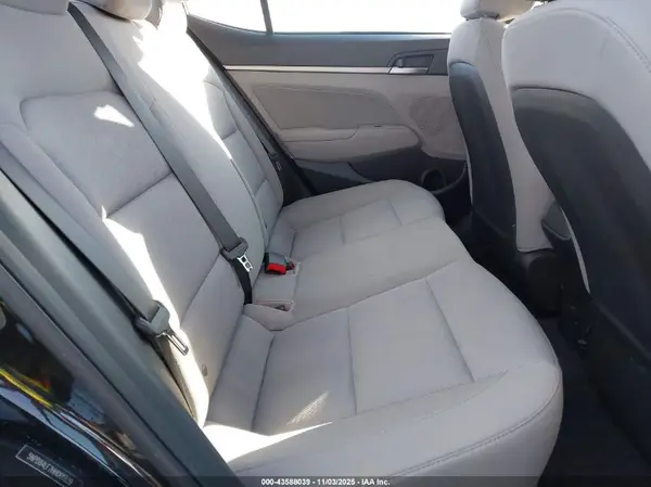 5NPD84LF7HH001839 2017 HYUNDAI ELANTRA - Image 8