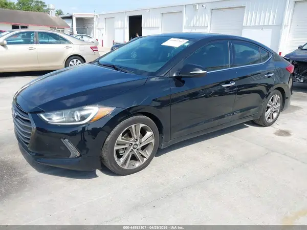 5NPD84LF7HH002425 2017 HYUNDAI ELANTRA - Image 2
