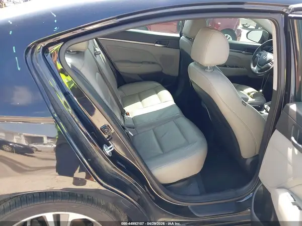 5NPD84LF7HH002425 2017 HYUNDAI ELANTRA - Image 8