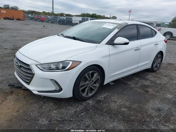 5NPD84LF7HH005082 2017 HYUNDAI ELANTRA - Image 2