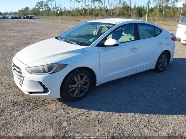 5NPD84LF7HH006779 2017 HYUNDAI ELANTRA - Image 2