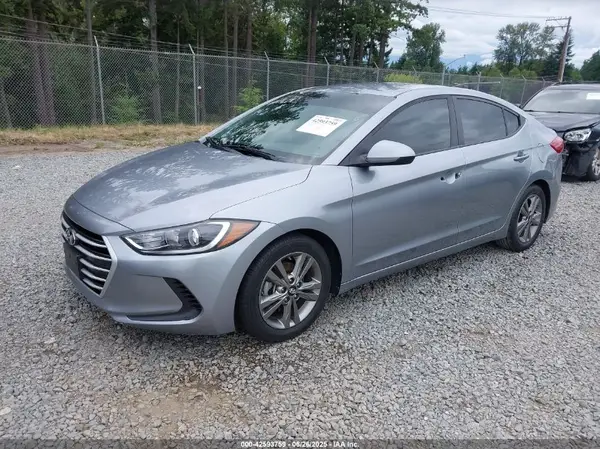 5NPD84LF7HH008242 2017 HYUNDAI ELANTRA - Image 2