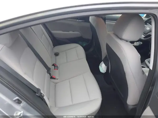 5NPD84LF7HH010301 2017 HYUNDAI ELANTRA - Image 8