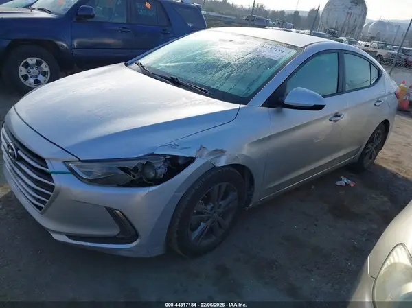 5NPD84LF7HH011030 2017 HYUNDAI ELANTRA - Image 2