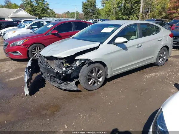5NPD84LF7HH012291 2017 HYUNDAI ELANTRA - Image 2