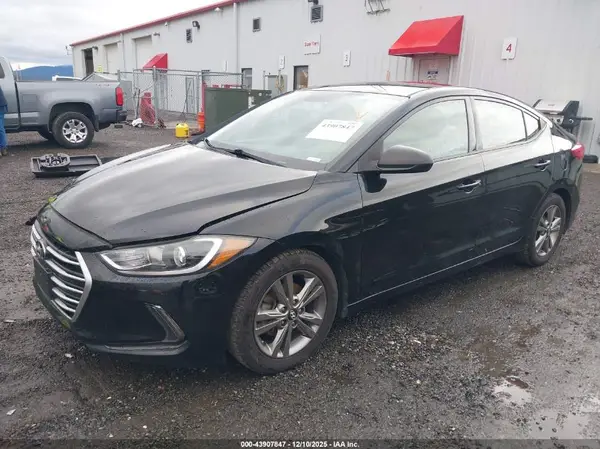 5NPD84LF7HH013781 2017 HYUNDAI ELANTRA - Image 2