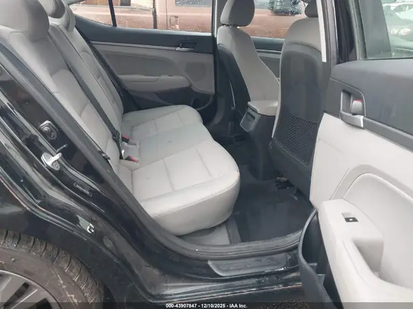 5NPD84LF7HH013781 2017 HYUNDAI ELANTRA - Image 8