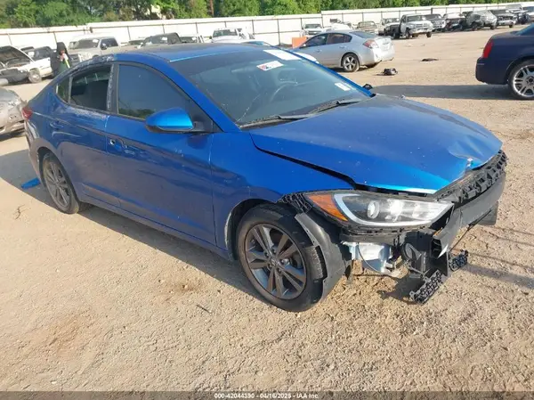 5NPD84LF7HH014350 2017 HYUNDAI ELANTRA - Image 1