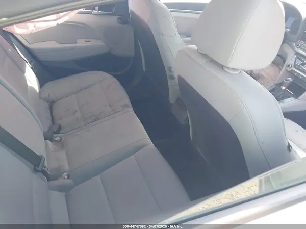 5NPD84LF7HH018060 2017 HYUNDAI ELANTRA - Image 8