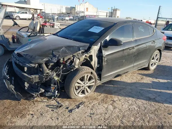 5NPD84LF7HH018172 2017 HYUNDAI ELANTRA - Image 2