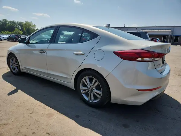 5NPD84LF7HH025087 2017 HYUNDAI ELANTRA - Image 2