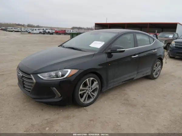 5NPD84LF7HH025445 2017 HYUNDAI ELANTRA - Image 2