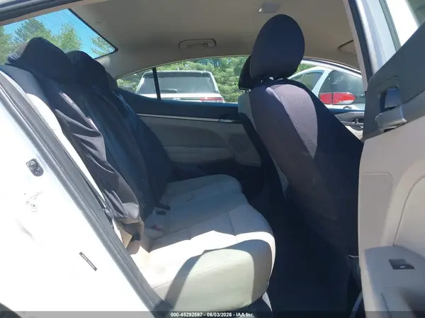 5NPD84LF7HH025543 2017 HYUNDAI ELANTRA - Image 8
