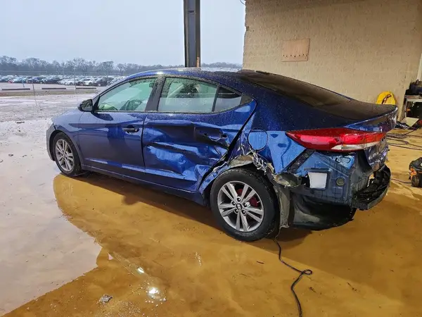 5NPD84LF7HH027079 2017 HYUNDAI ELANTRA - Image 2