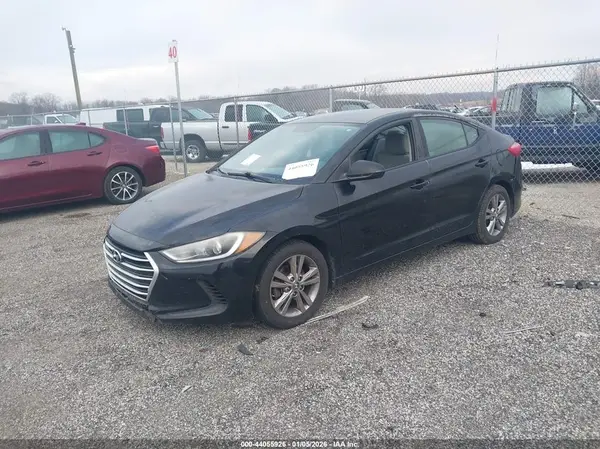 5NPD84LF7HH027227 2017 HYUNDAI ELANTRA - Image 2