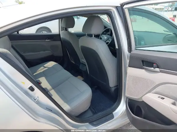 5NPD84LF7HH030855 2017 HYUNDAI ELANTRA - Image 8