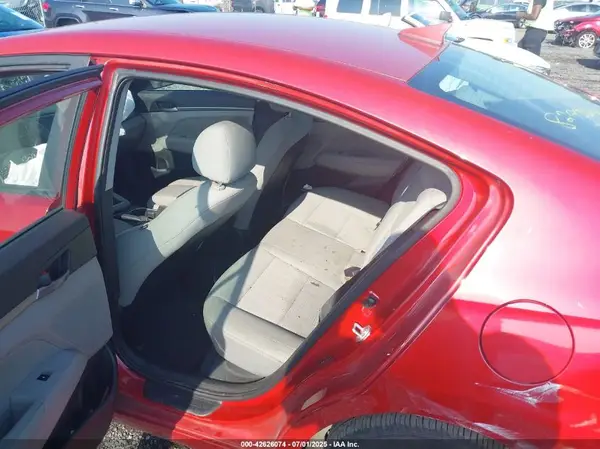 5NPD84LF7HH033240 2017 HYUNDAI ELANTRA - Image 8