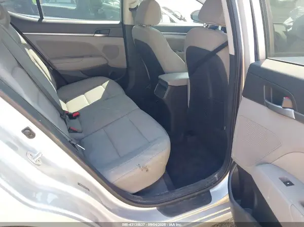 5NPD84LF7HH033724 2017 HYUNDAI ELANTRA - Image 8
