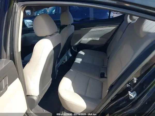 5NPD84LF7HH039684 2017 HYUNDAI ELANTRA - Image 8