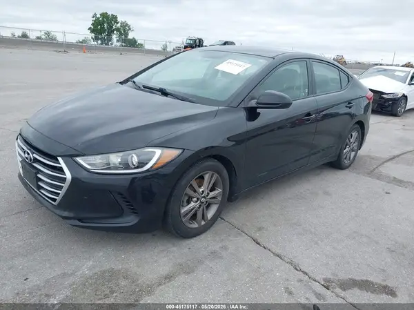5NPD84LF7HH039975 2017 HYUNDAI ELANTRA - Image 2